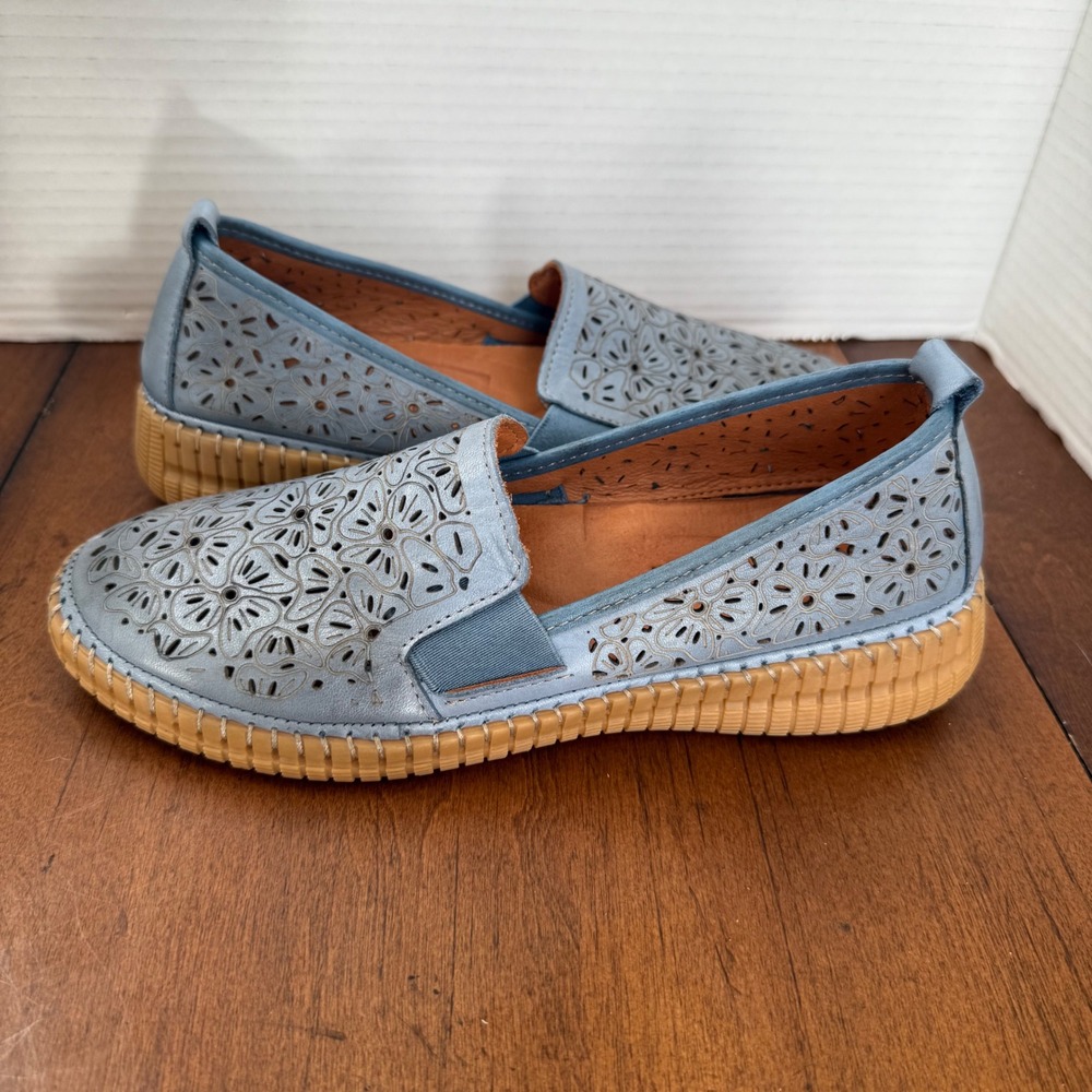 Spring Step Women Blue Leather Floral Laser Cut‎ Slip On Loafer Flats Size 37